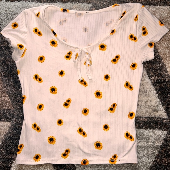 Sunflower Print Tee - Keyhole Bow-Tie Neck - Floral - Picture 2 of 4